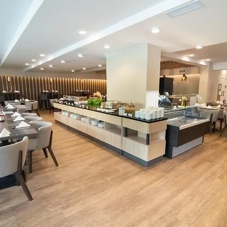 Rubin Wellness & Conference Hotel 4*