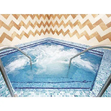Rubin Wellness & Conference Hotel 4*