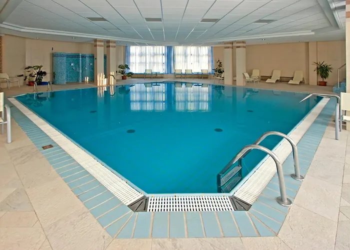 Rubin Wellness & Conference ホテル