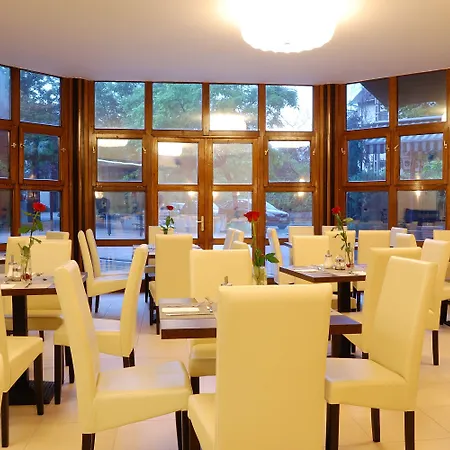 فندق Rubin Wellness & Conference 4*