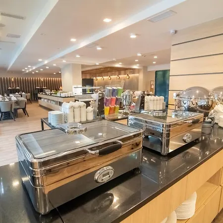 Rubin Wellness & Conference فندق