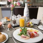 Отель Rubin Wellness & Conference Будапешт